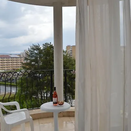 Bratanov In Royal Sun Апартаменты Солнечный берег